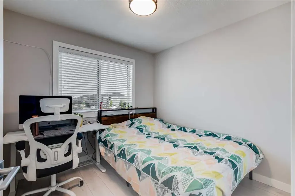 104 Red Embers Manor NE