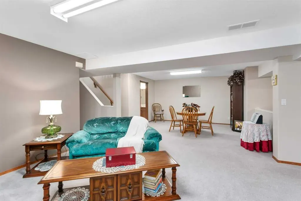 14 Andrews Close