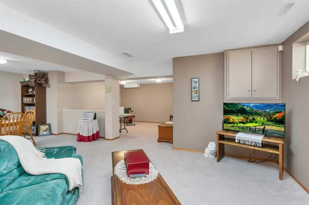14 Andrews Close