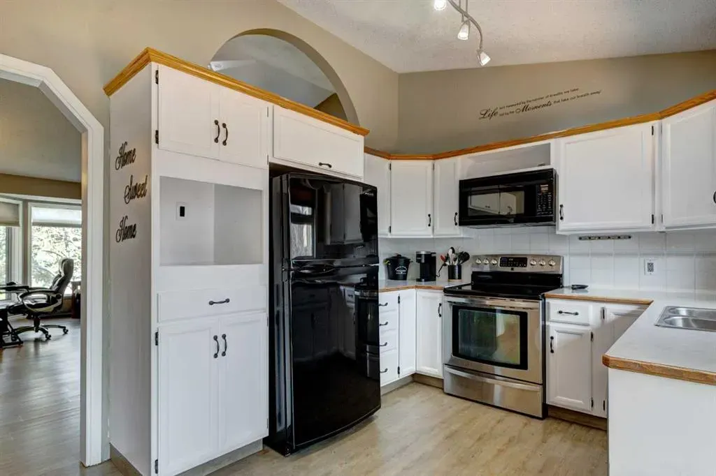 116 Macewan Ridge Close NW
