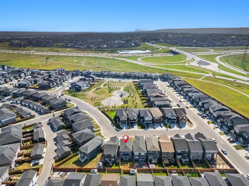 108 Carringsby Manor NW