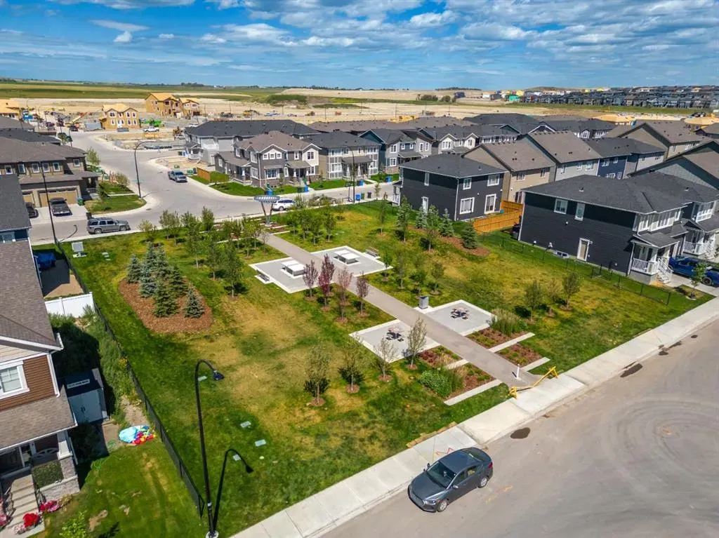 108 Carringsby Manor NW