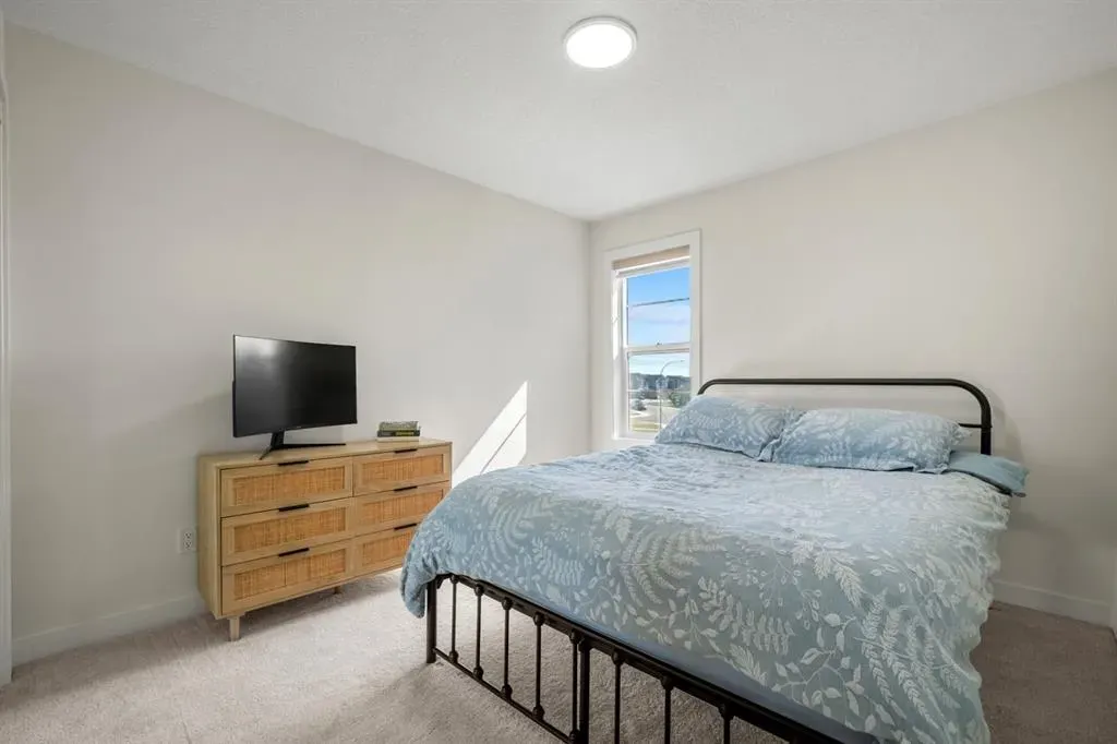 108 Carringsby Manor NW