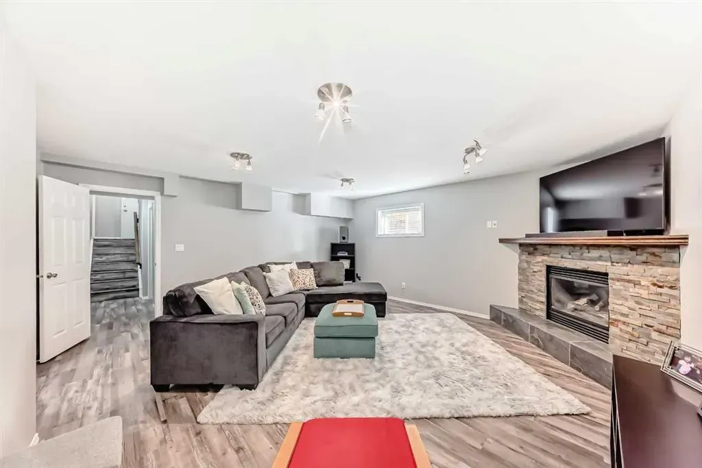 47 Willowbrook Drive NW