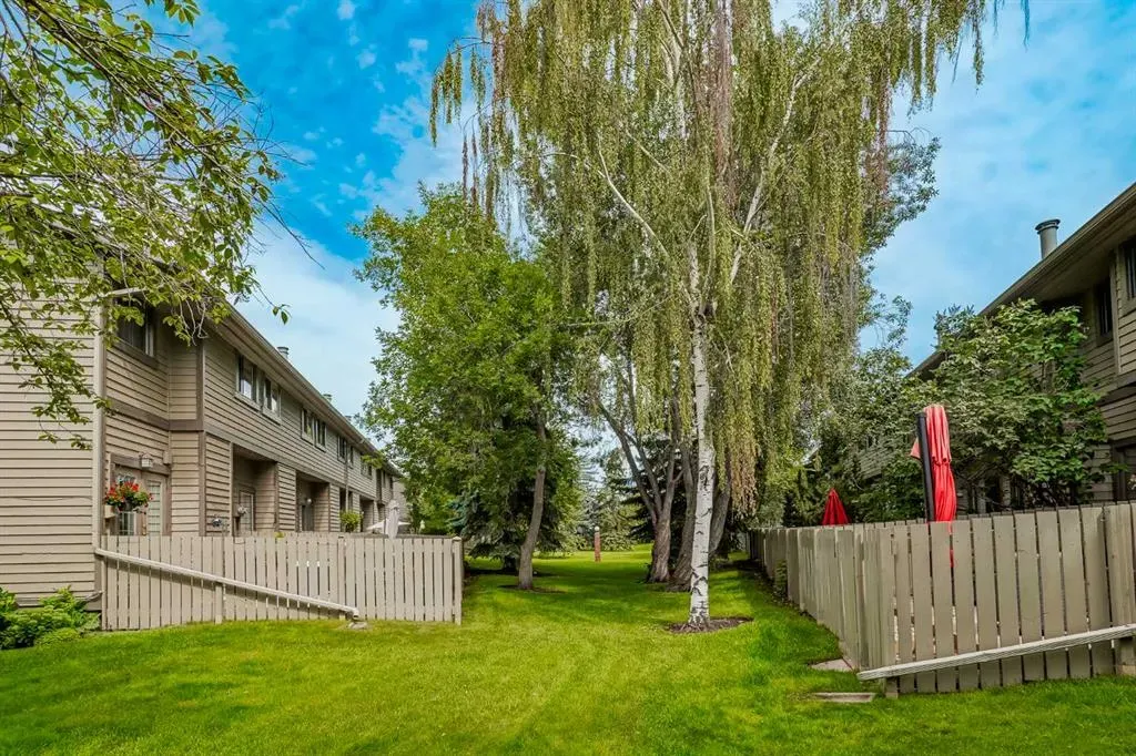 99 Midpark Gardens SE, #29