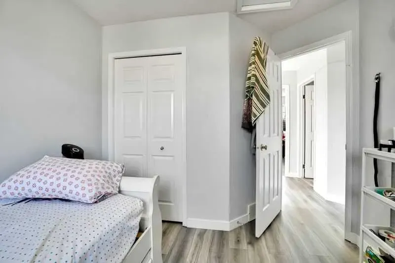 8 MARTIN CROSSING Crescent NE