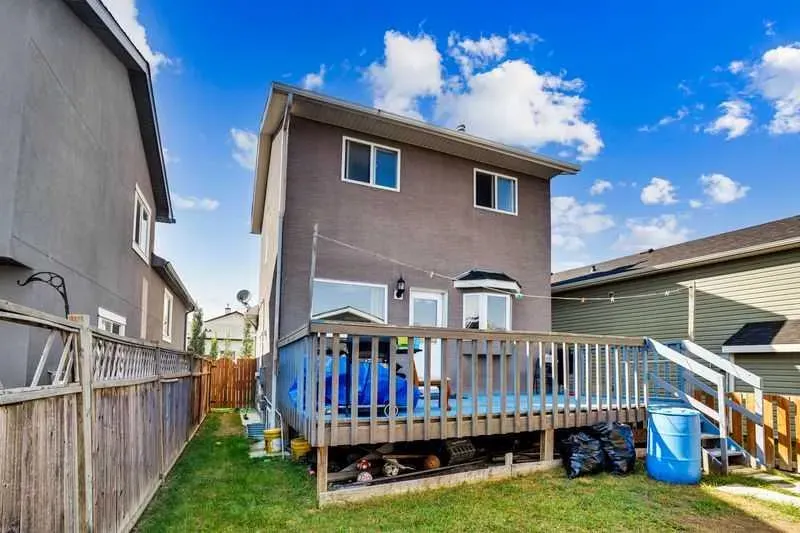 8 MARTIN CROSSING Crescent NE