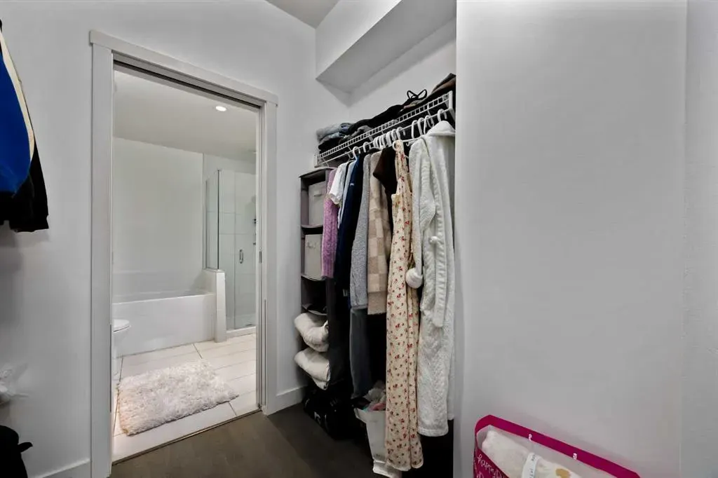 305 18 Avenue SW, #204