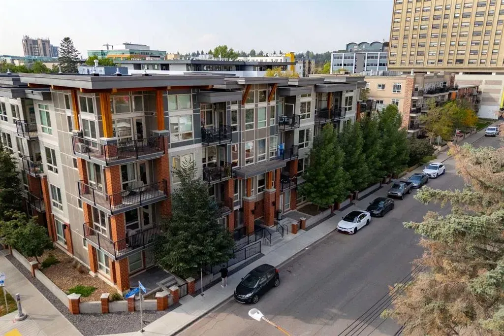 305 18 Avenue SW, #204