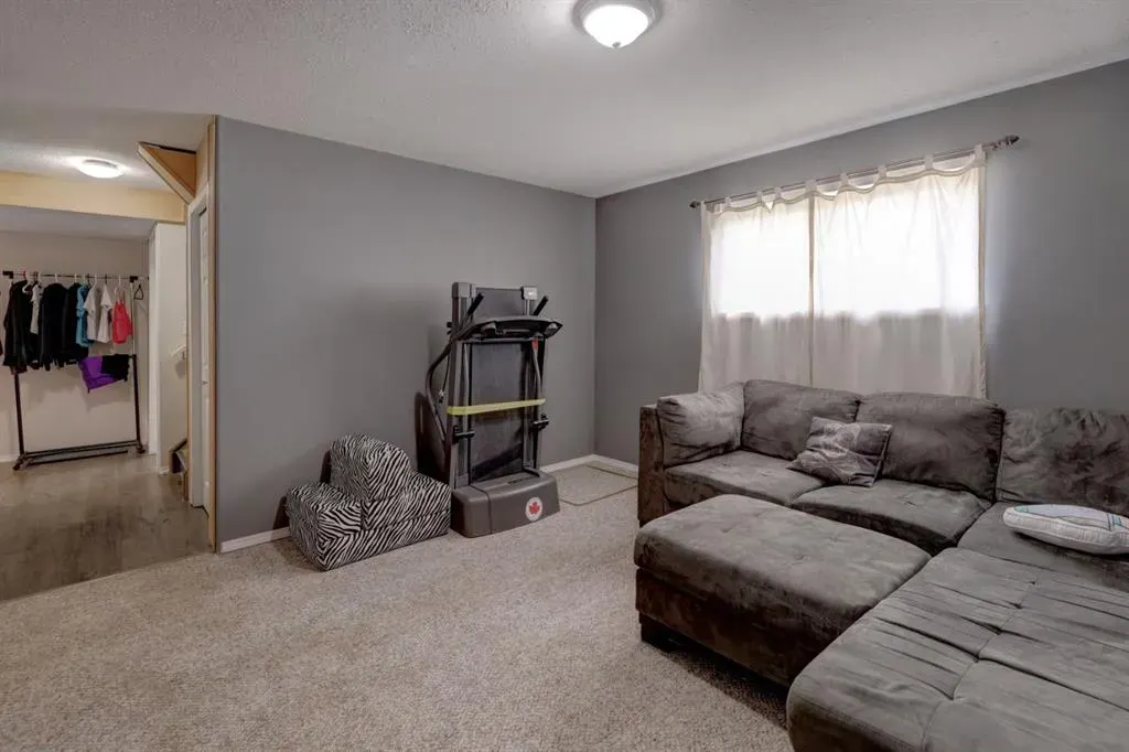 106 Aerial Crescent