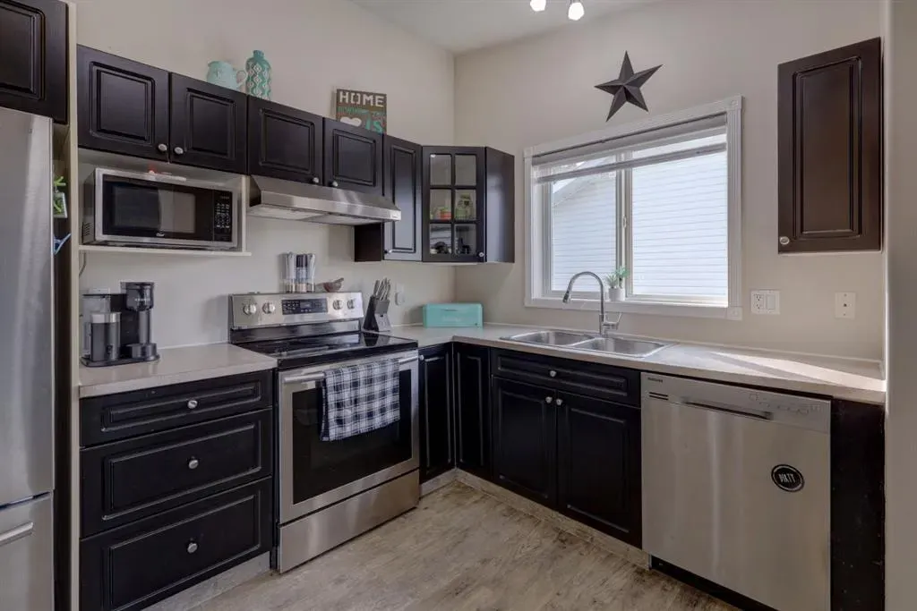 106 Aerial Crescent