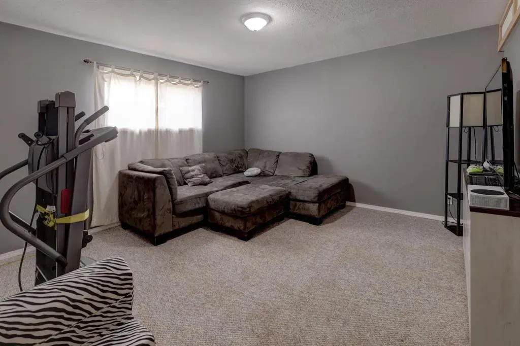 106 Aerial Crescent