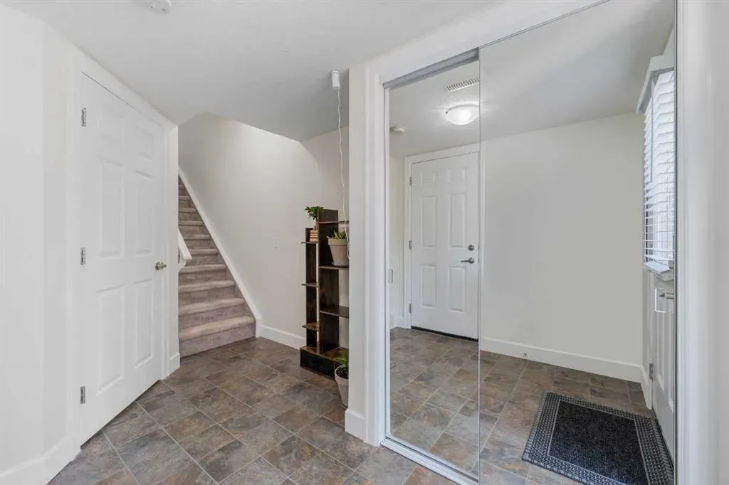 60 Windstone Green SW