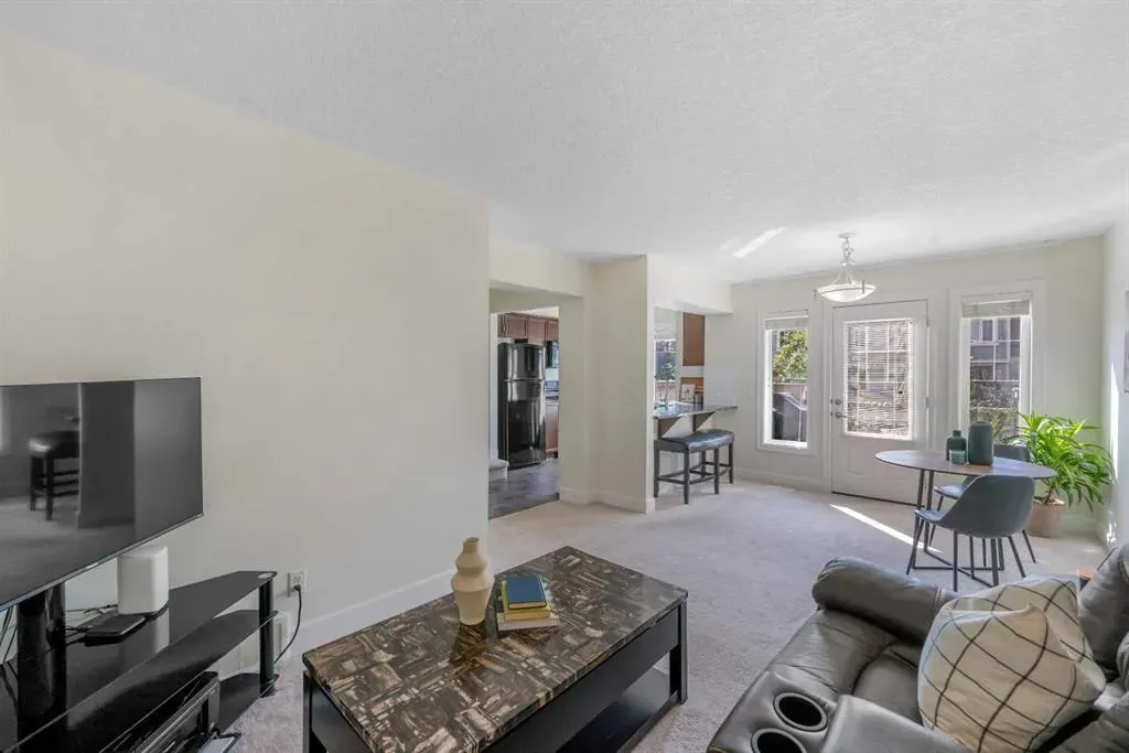 60 Windstone Green SW