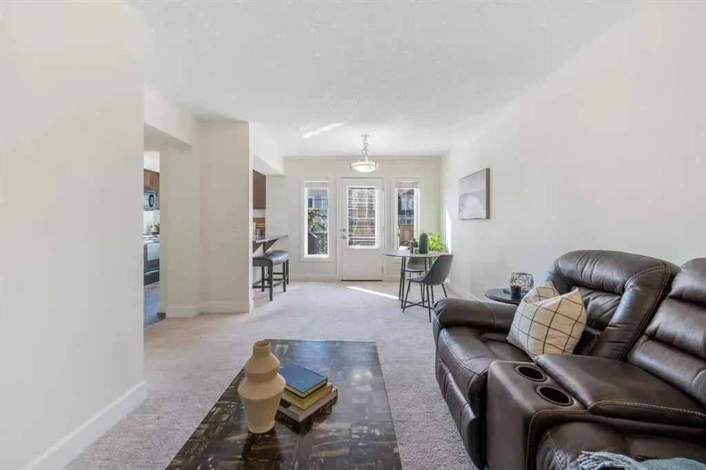 60 Windstone Green SW