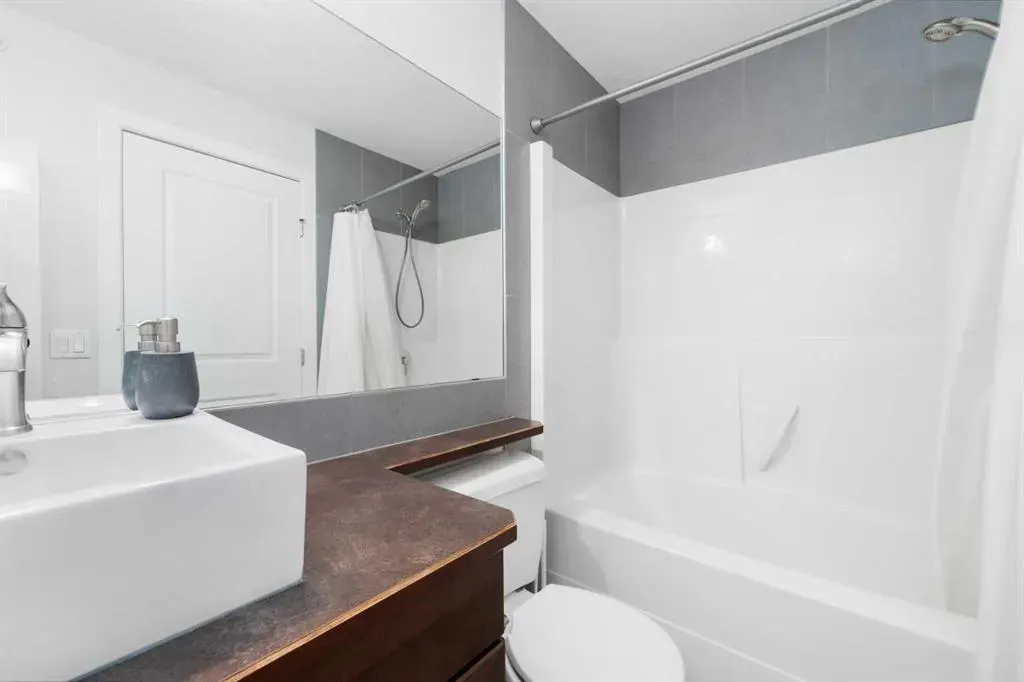 488 7 Avenue NE, #407