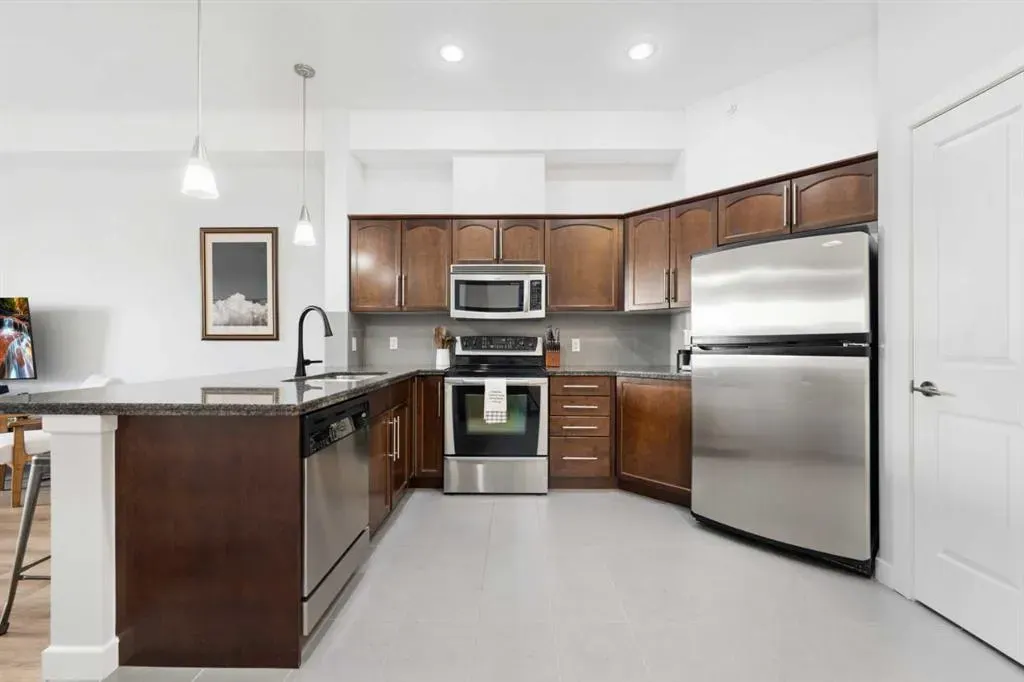 488 7 Avenue NE, #407