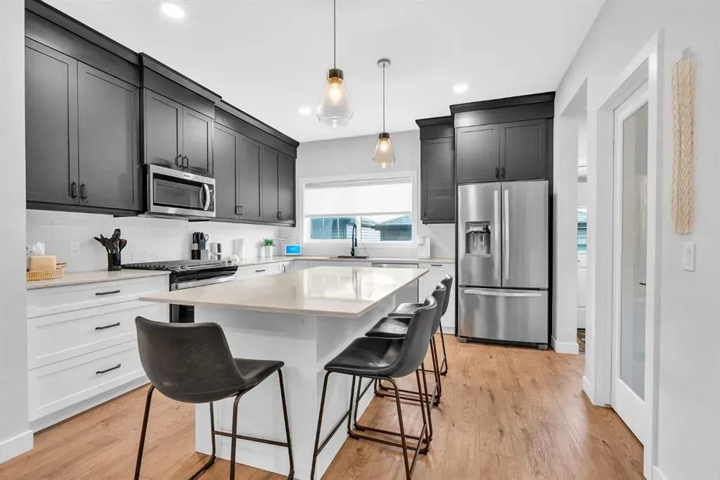 32 Legacy Reach Crescent SE