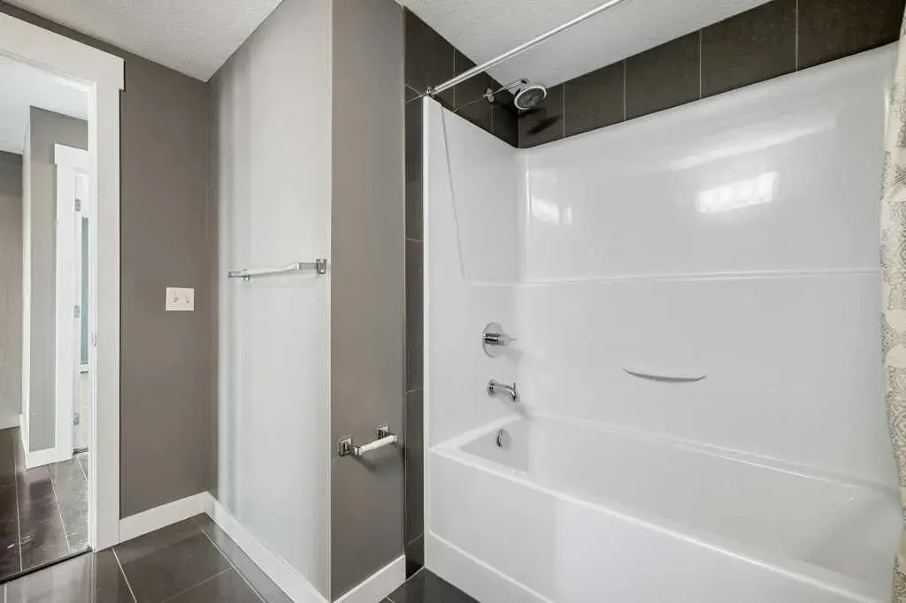 11 Mahogany Row SE, #1402