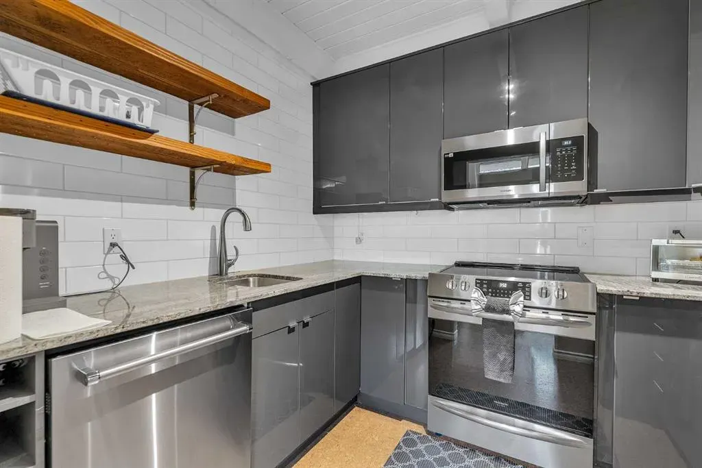 28 Hilton Avenue NW