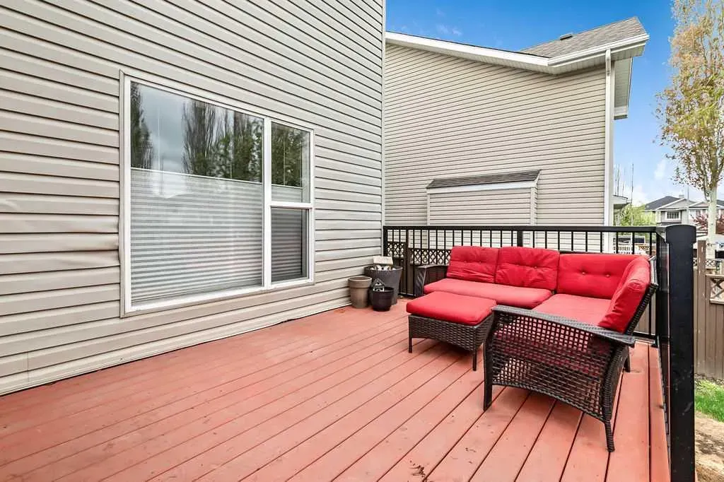 83 Crystalridge Close