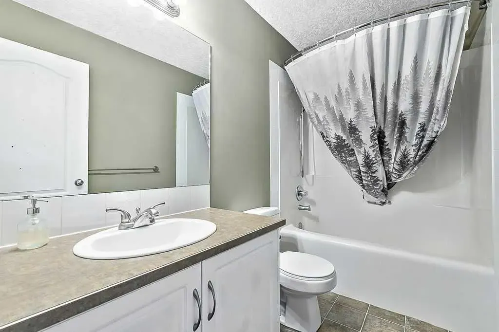 83 Crystalridge Close