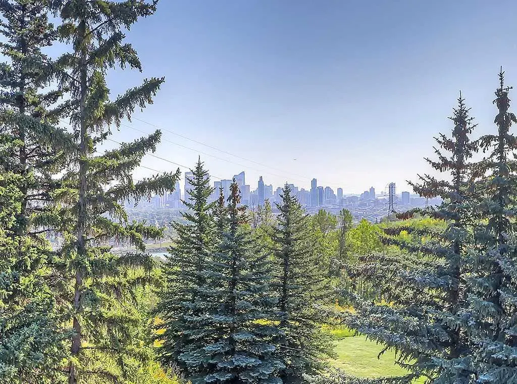 332 Cedar Crescent SW, #302