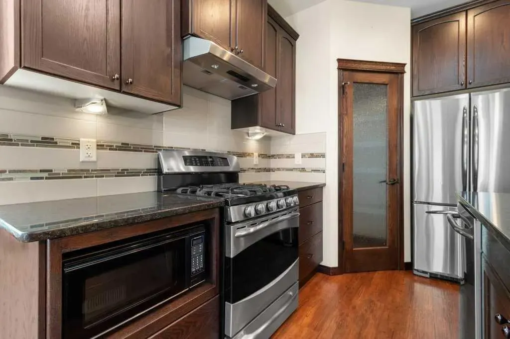3 Vista Close