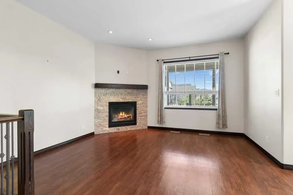 3 Vista Close