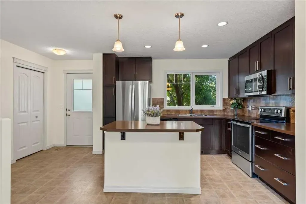 117 Chaparral Valley Drive SE