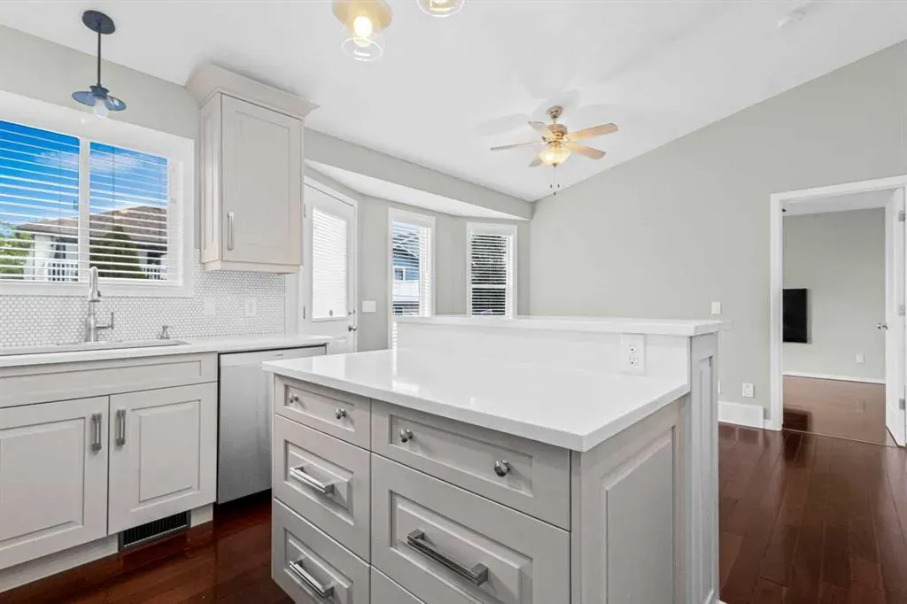 92 Hillview Drive