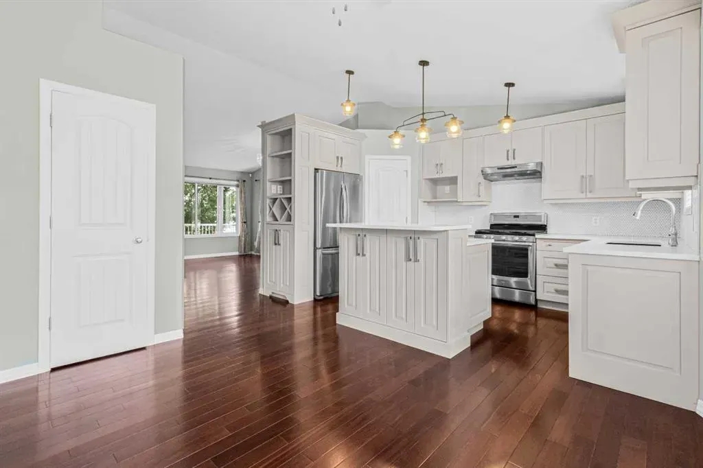 92 Hillview Drive