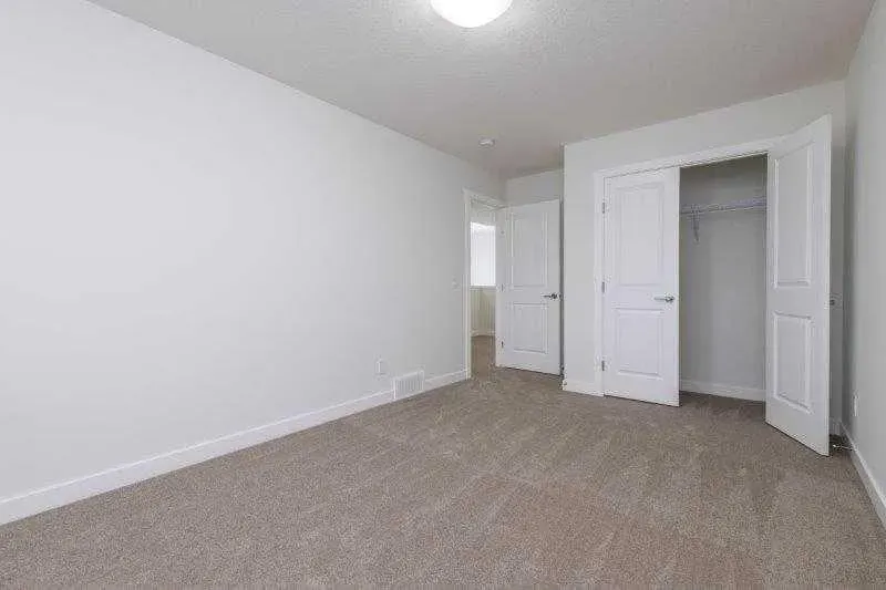 33 Walcrest Lane SE