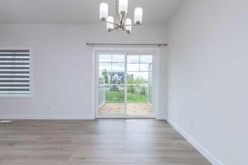 33 Walcrest Lane SE