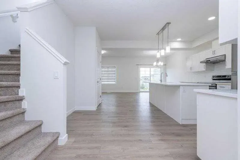 33 Walcrest Lane SE