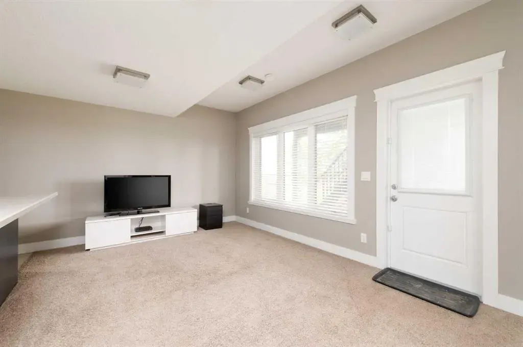 208 Sparrow Hawk Drive, #13