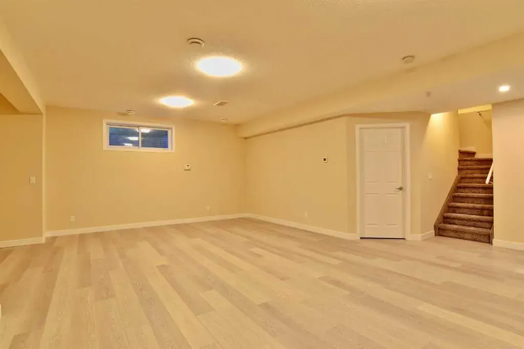 133 Panamount Court NW