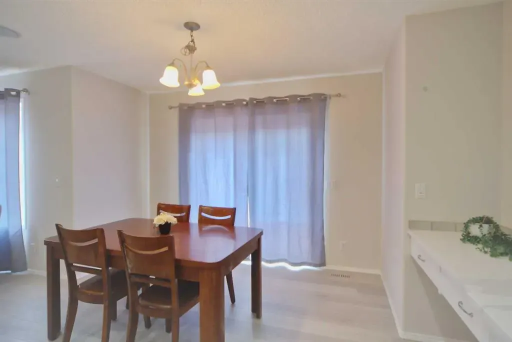 133 Panamount Court NW
