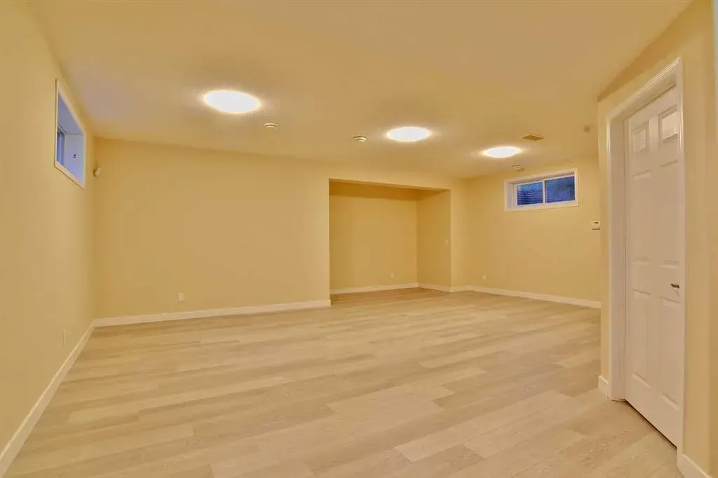 133 Panamount Court NW