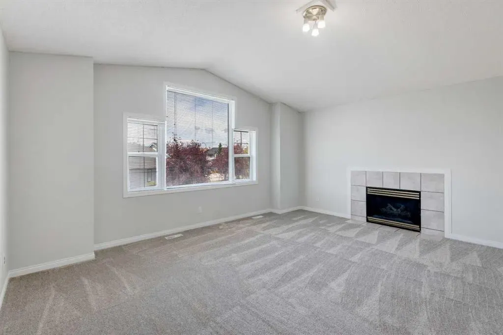 26 Rocky Ridge Heights NW