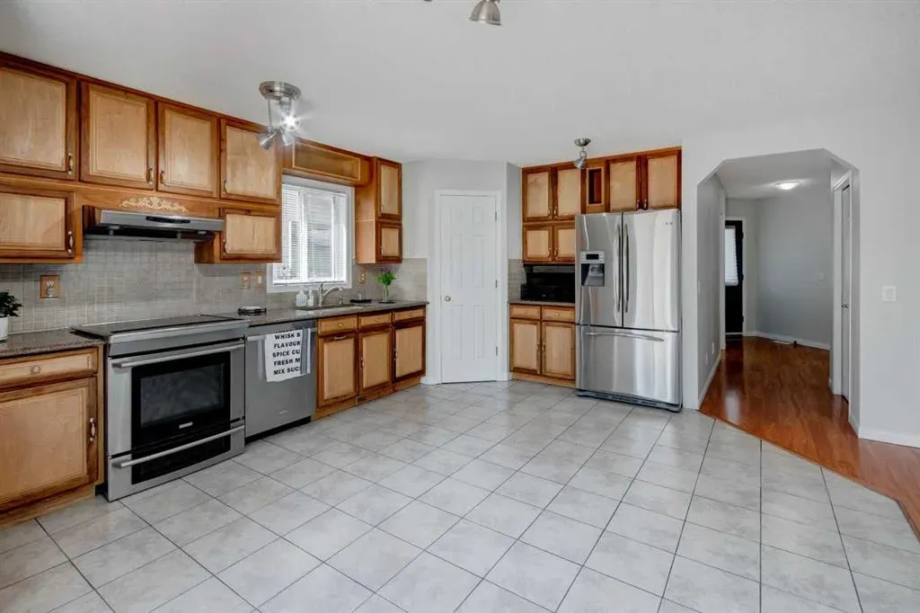 26 Rocky Ridge Heights NW