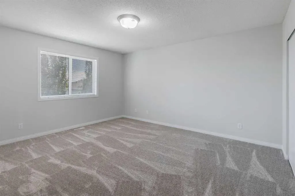 26 Rocky Ridge Heights NW