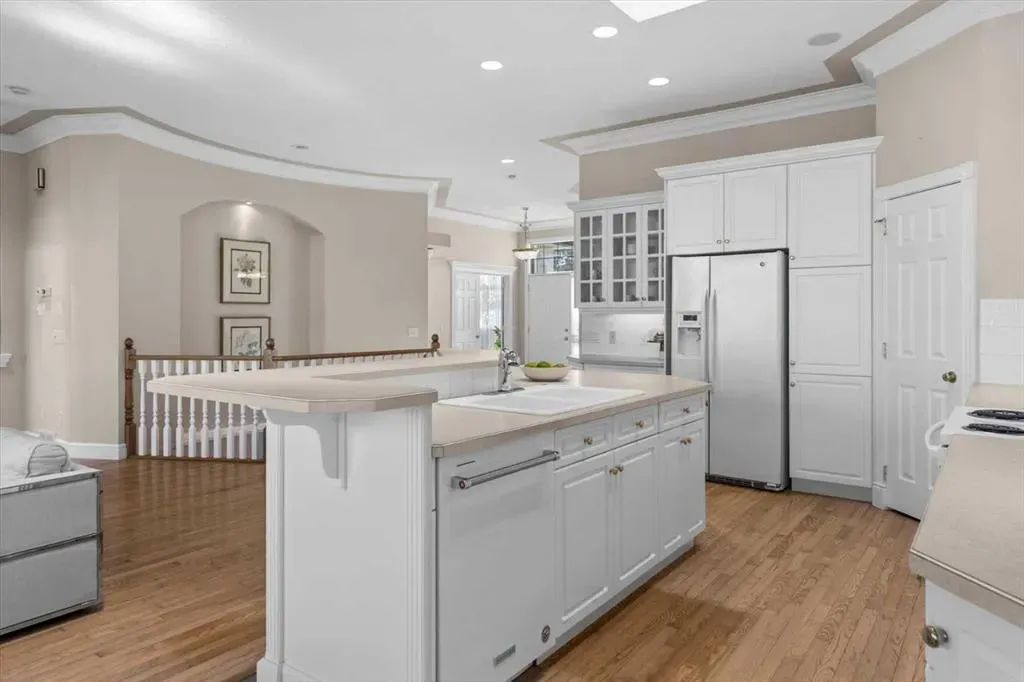 82 Arbour Crest Mount NW