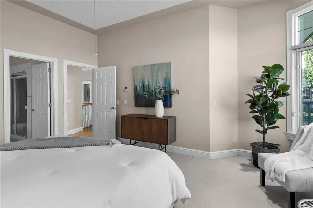 82 Arbour Crest Mount NW