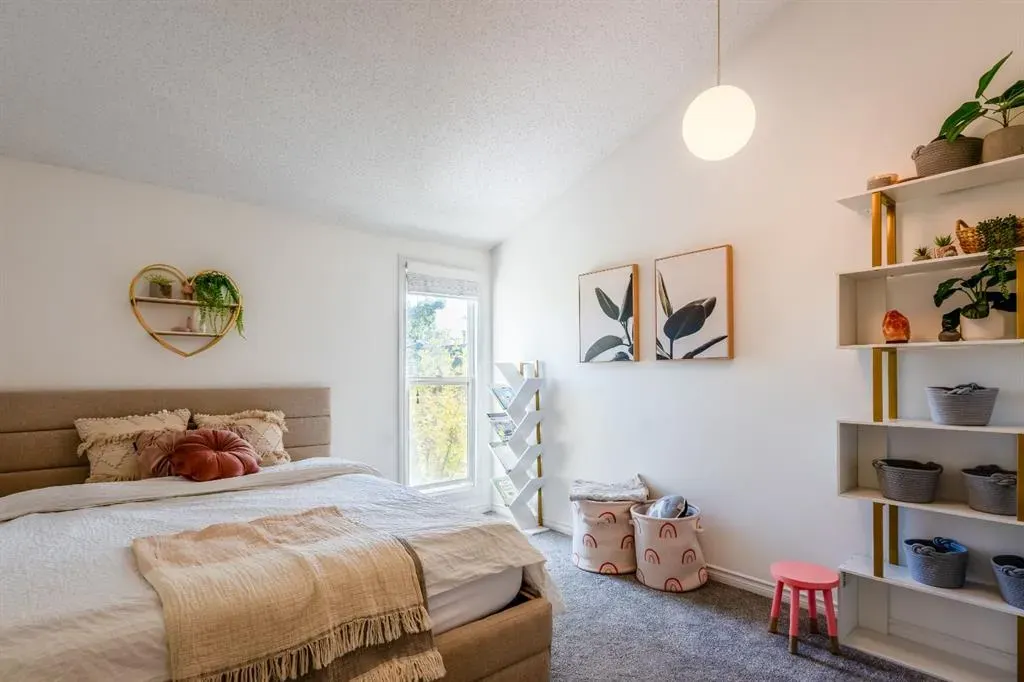 396 Brae Glen Crescent SW