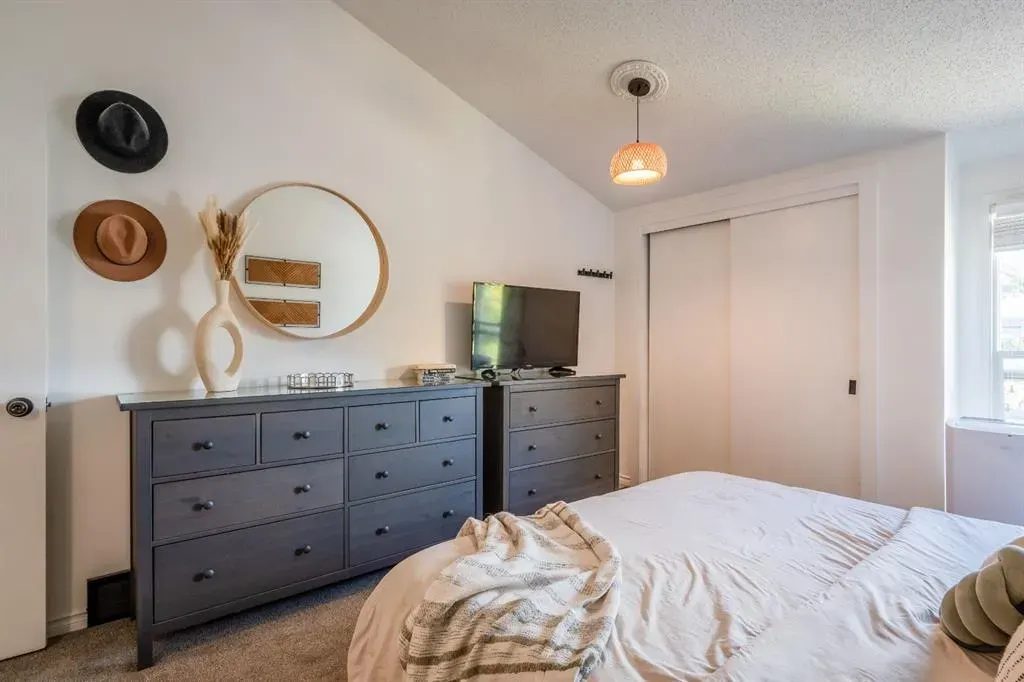 396 Brae Glen Crescent SW