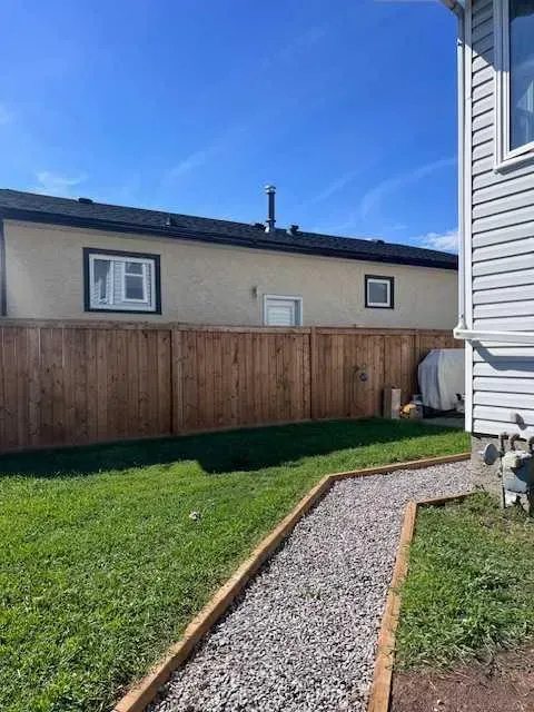 98 Westview Crescent