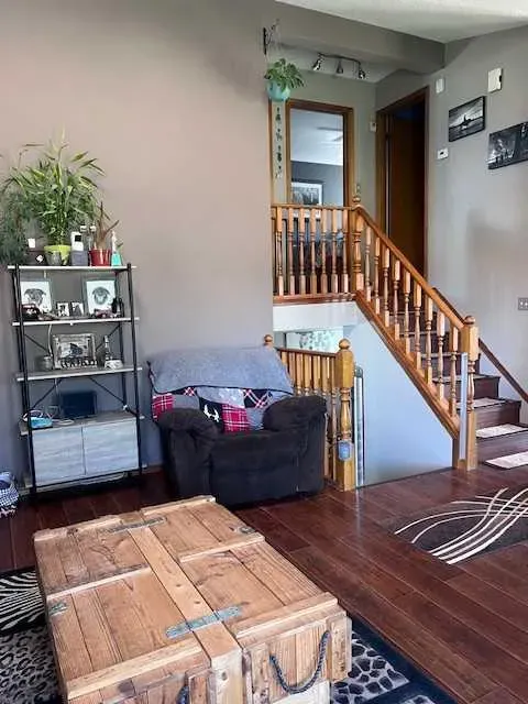 98 Westview Crescent