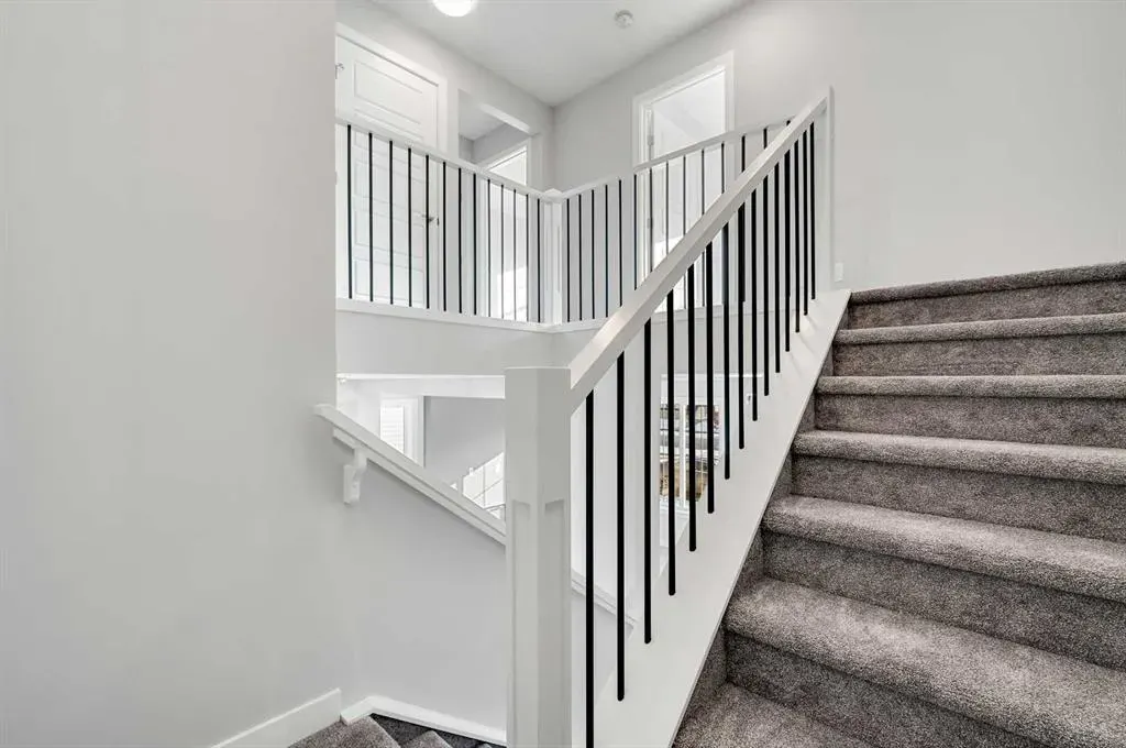 160 Crimson Ridge Place NW