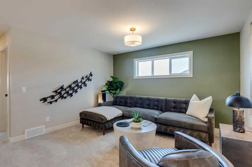 160 Crimson Ridge Place NW